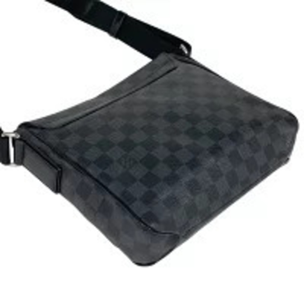 Louis Vuitton Damier Messenger Graphite Black Shoulder Bag District Noir Black
